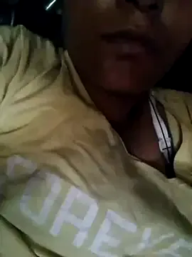 Khadija37 – webcam model profile photo Image 5