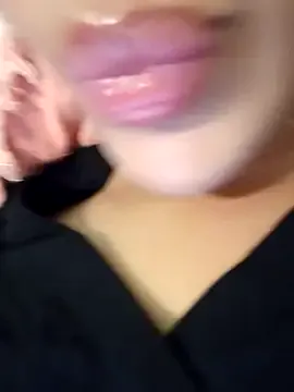  – webcam model profile photo Image 4