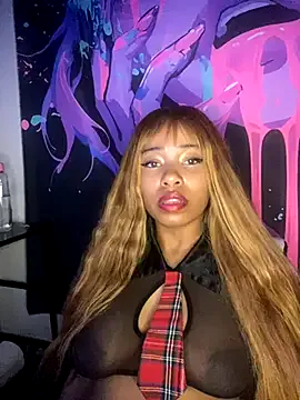 MOEMOE-Q – webcam model profile photo Image 3