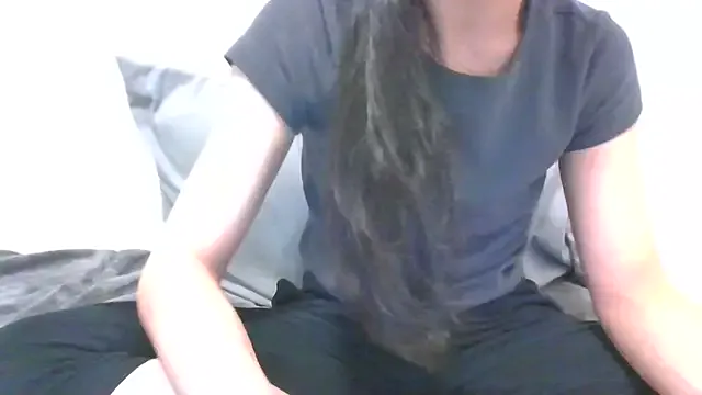  – webcam model profile photo Image 8