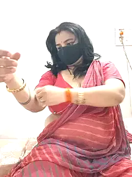 oypo – webcam model profile photo Image 6