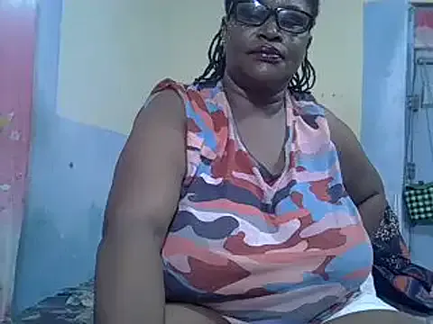 roouse – webcam model profile photo Image 16