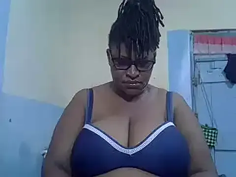 roouse – webcam model profile photo Image 18