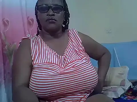 roouse – webcam model profile photo Image 5