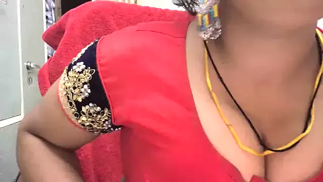  – webcam model profile photo Image 11