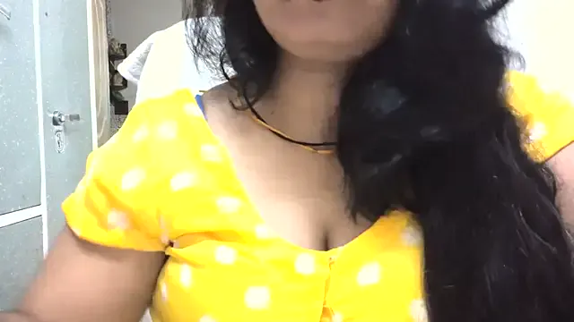  – webcam model profile photo Image 12