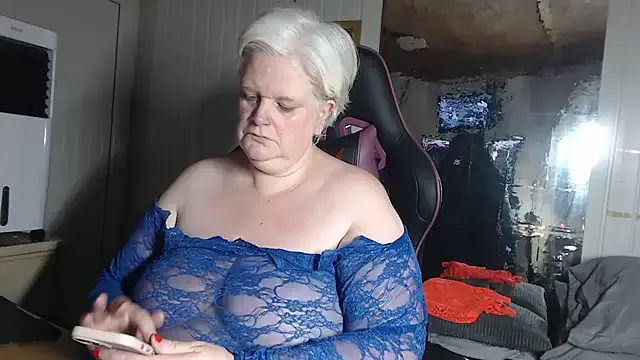  – webcam model profile photo Image 9