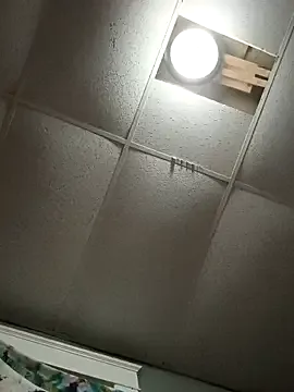 roouse – webcam model profile photo Image 7