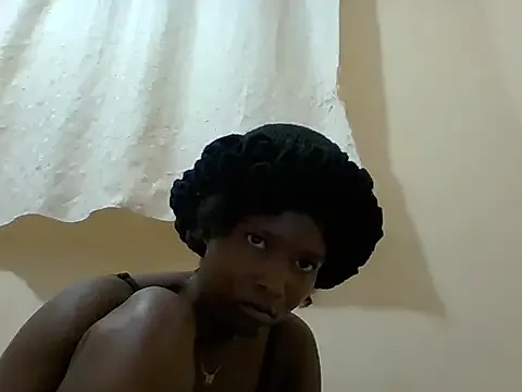 roouse – webcam model profile photo Image 10