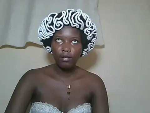 roouse – webcam model profile photo Image 12