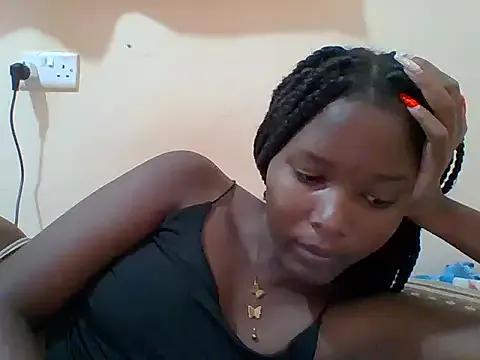 roouse – webcam model profile photo Image 7