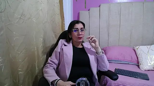  – webcam model profile photo Image 6