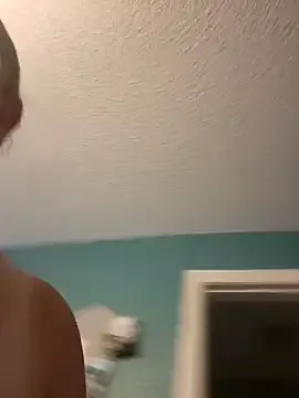 blondebitch2 – webcam model profile photo Image 7