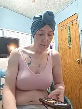 LoveOnStream – webcam model profile photo Image 4