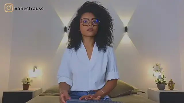 841_yayoi – webcam model profile photo Image 11