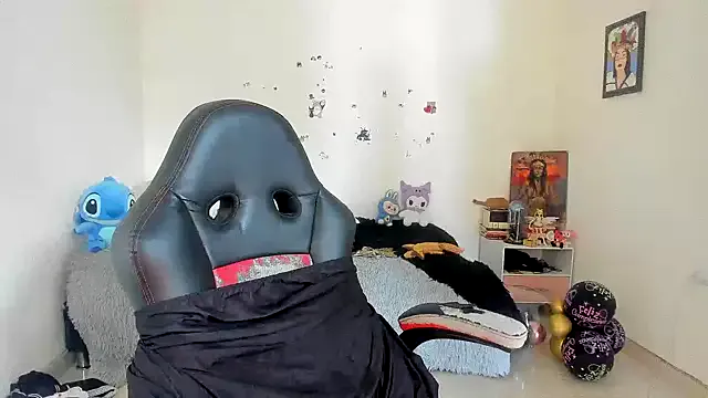 seraphine23 – webcam model profile photo Image 11