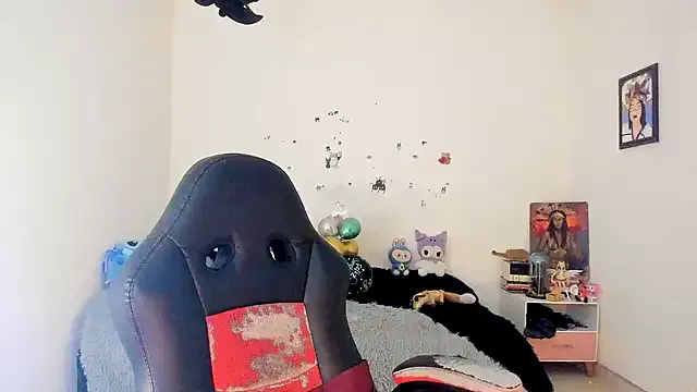 seraphine23 – webcam model profile photo Image 9