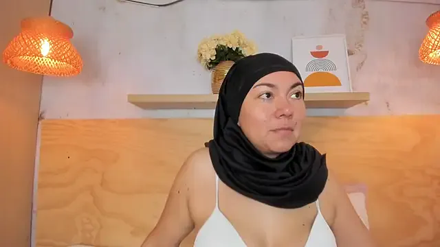  – webcam model profile photo Image 17