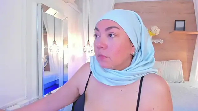  – webcam model profile photo Image 2