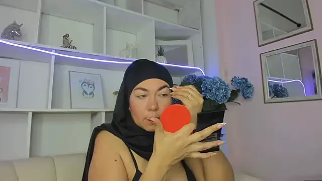  – webcam model profile photo Image 8