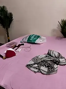 MondoNeko – webcam model profile photo Image 4