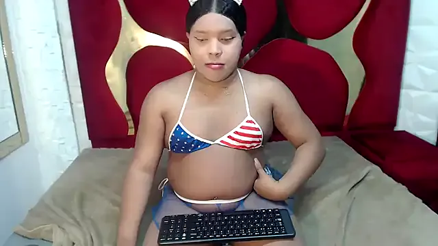 Kamila151 – webcam model profile photo Image 2