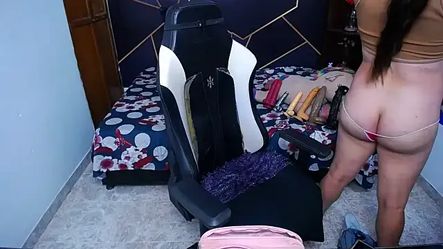 hina_porn – webcam model profile photo Image 9