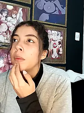 roouse – webcam model profile photo Image 3