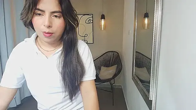  – webcam model profile photo Image 12