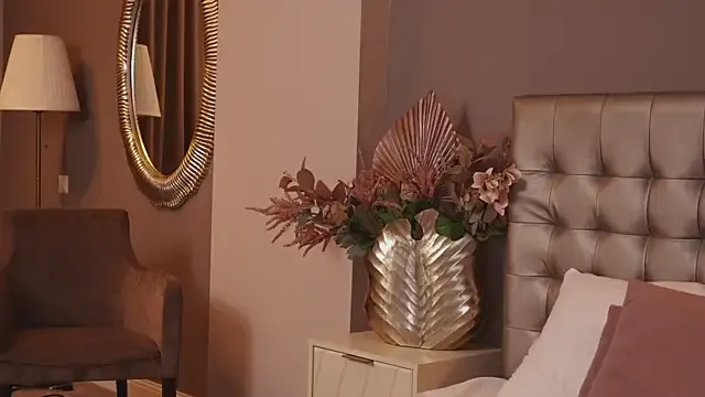 Nonchan_ – webcam model profile photo Image 12