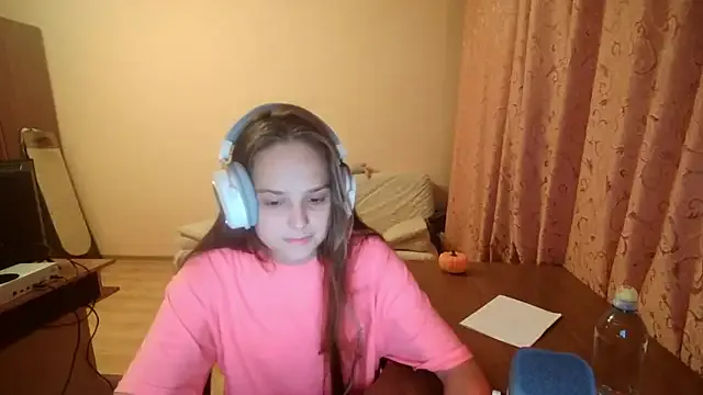 VallieBrandwein – webcam model profile photo Image 3