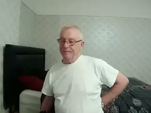 zui_lu – webcam model profile photo Image 2