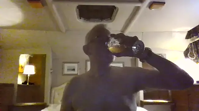 zui_lu – webcam model profile photo Image 6