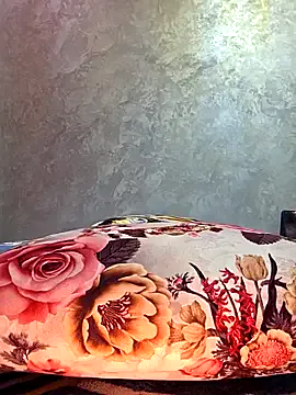  – webcam model profile photo Image 18