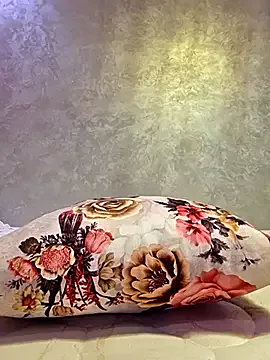  – webcam model profile photo Image 3