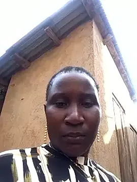 yourkeer – webcam model profile photo Image 15