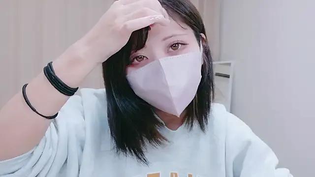 Yui-Ch – webcam model profile photo Image 3