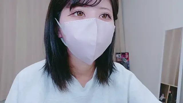 Yui-Ch – webcam model profile photo Image 4