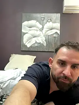 roouse – webcam model profile photo Image 3
