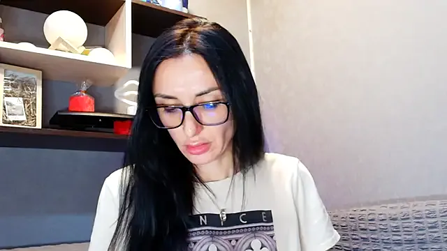 seraphine23 – webcam model profile photo Image 12
