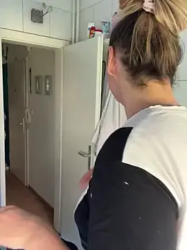 amor_smith_ – webcam model profile photo Image 4