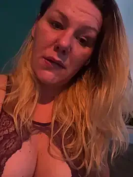 amor_smith_ – webcam model profile photo Image 6