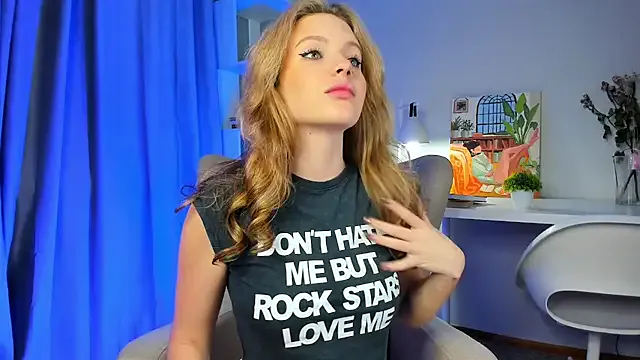 Astergray21 – webcam model profile photo Image 2