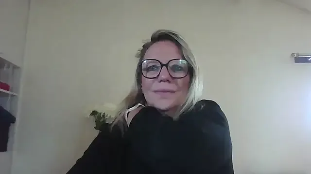 Sofiyaa_39 – webcam model profile photo Image 14