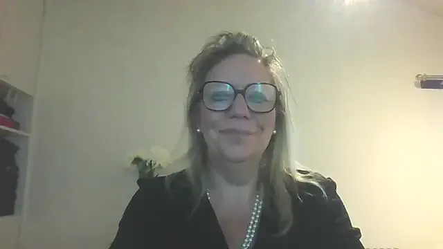 Sofiyaa_39 – webcam model profile photo Image 19
