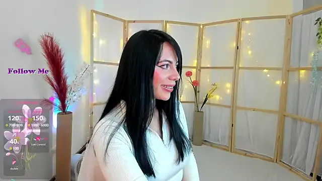 H-2005 – webcam model profile photo Image 10