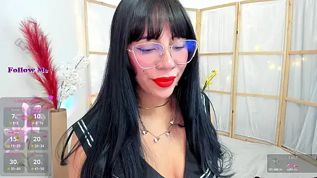 H-2005 – webcam model profile photo Image 11