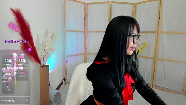 H-2005 – webcam model profile photo Image 12