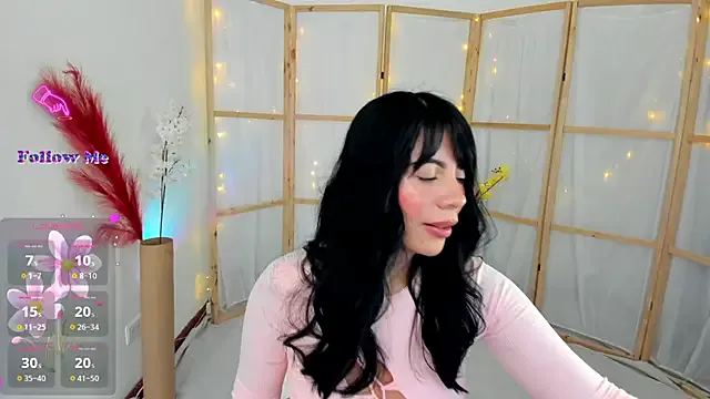 H-2005 – webcam model profile photo Image 18