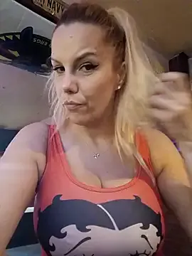 seraphine23 – webcam model profile photo Image 12